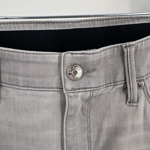 Chico's Women's Mid-Rise Stretch Skinny Jeans Light Gray Granite Wash Size 6 - Picture 4 of 15